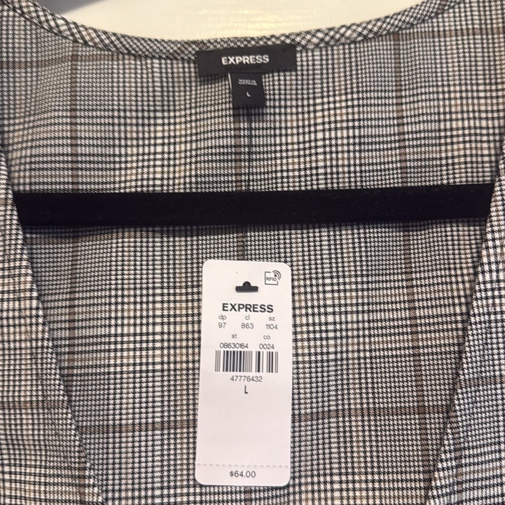 NWT Express plaid tie front tank - Picture 2 of 5